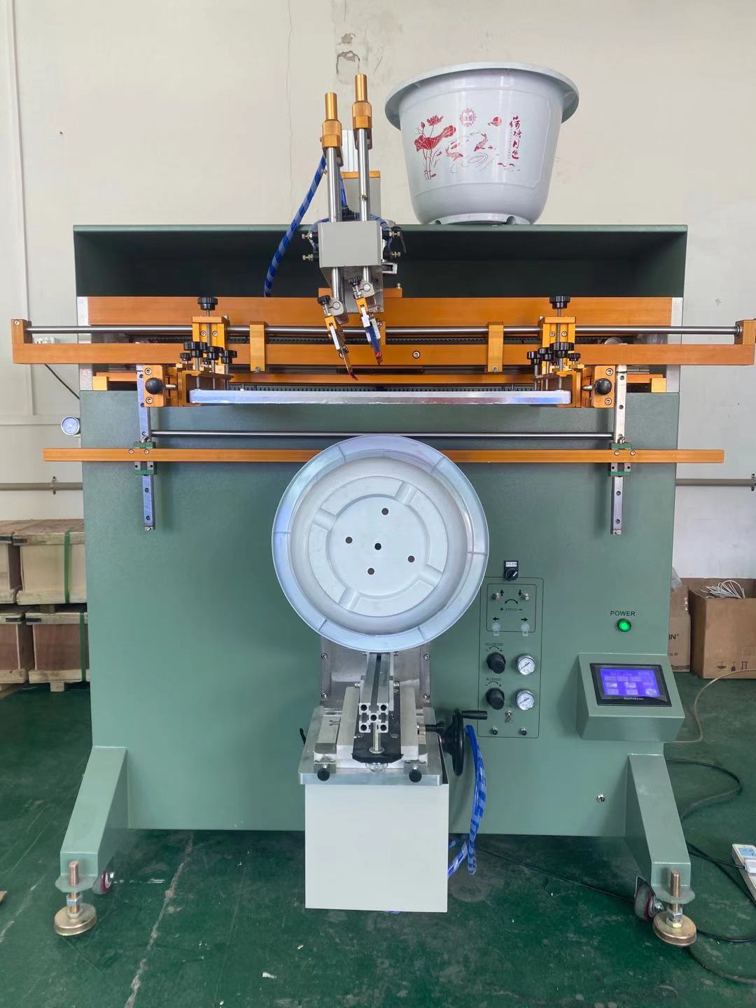 陽江市絲印機廠家廚具移印機鋁板鐵皮絲網(wǎng)印刷機印刷效果鮮艷